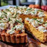 Erntedank Kürbis Tarte mit Ziegenkäse - featured image
