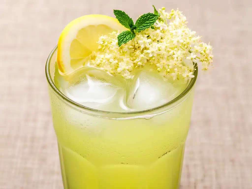 Holunderblüten-Limonade - featured image