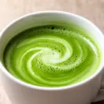 veganer Matcha Latte mit Hafermilch - featured image